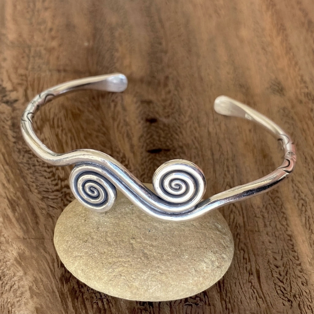 Adjustable Spiral Design Bracelet