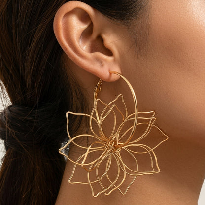 Feminine Hoop Flower Outline Earrings