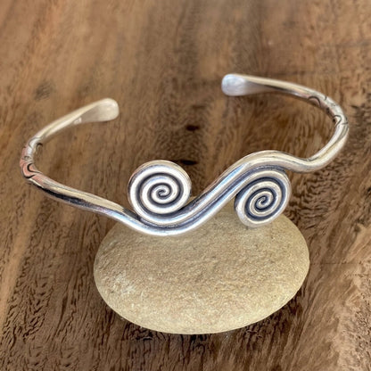 Adjustable Spiral Design Bracelet